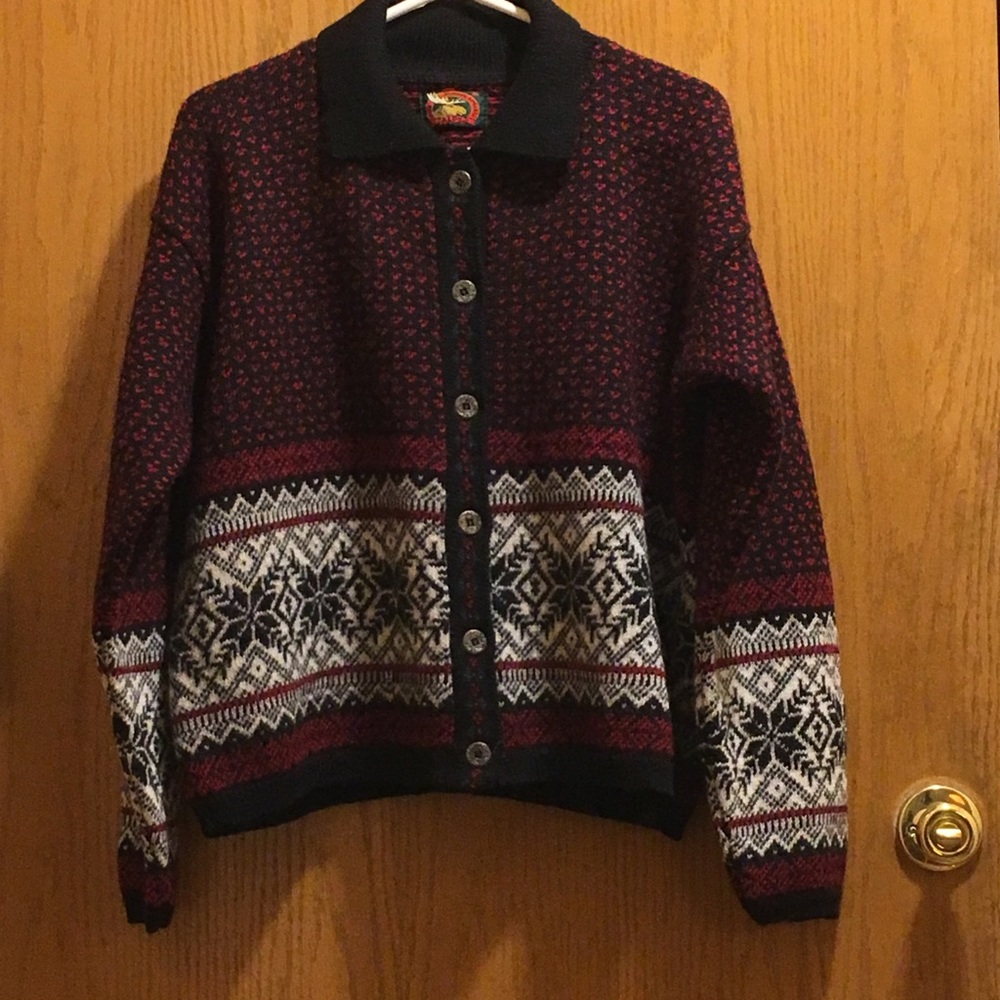 A women’s XL vintage Alps Sweater